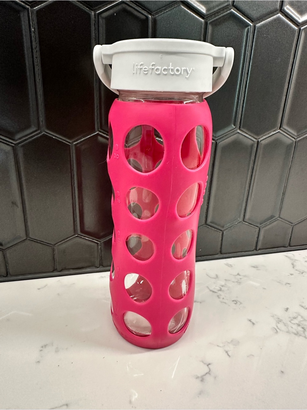 Lifefactory 22-ounce glass water bottle pink
